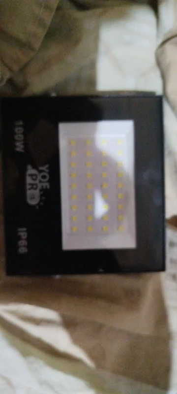 Refletor Led 100w Holofote Bivolt Prova Dágua Luz Branco Forte photo review