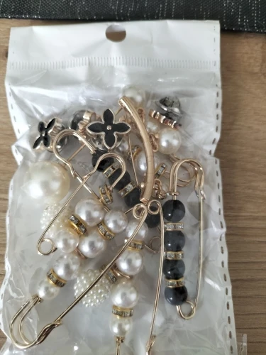 AINAMEISI 12pcs Fashion Pearl Brooch Waist Cinching Adjustable Skirt Anti-slip Metal Pin Fixed Clothes DIY Accessories photo review