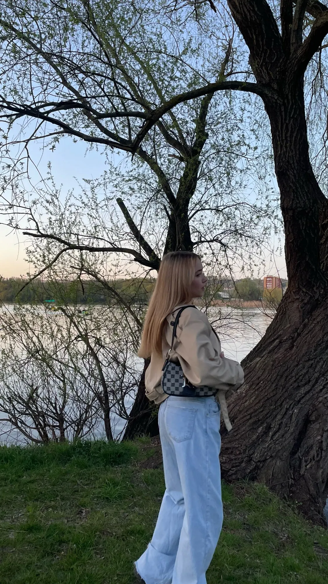 ★ Beige Cropped Trench Jacket