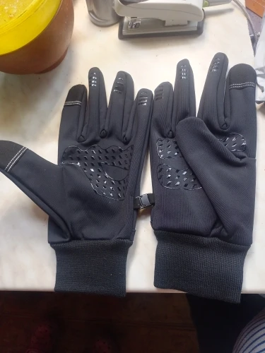 FrostShield Handschuhe – Warm, Wasserdicht & Reflektierend für jedes Winterabenteuer photo review