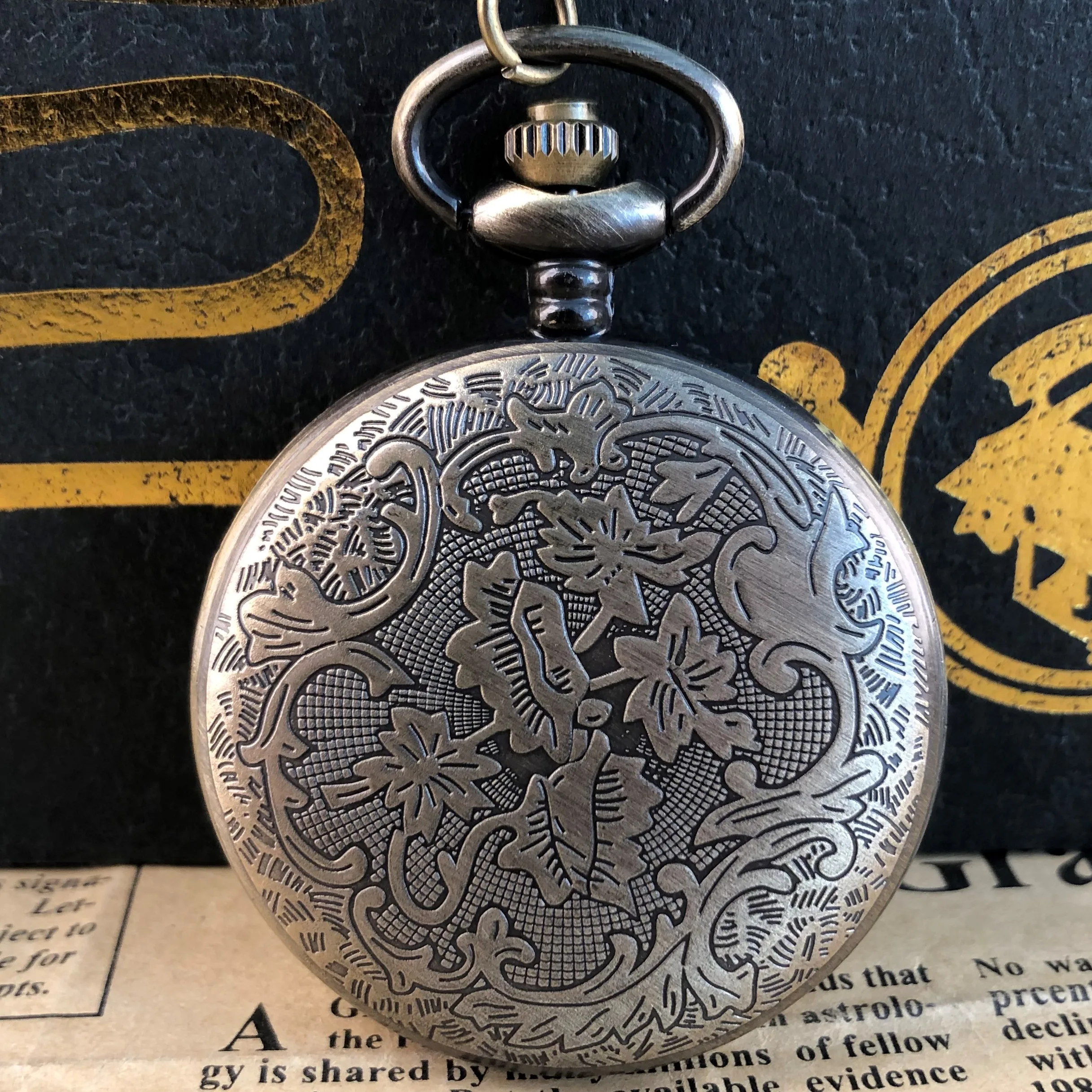 Рисунок 5 - Бронзовые антикварные военные кварцевые карманные часы