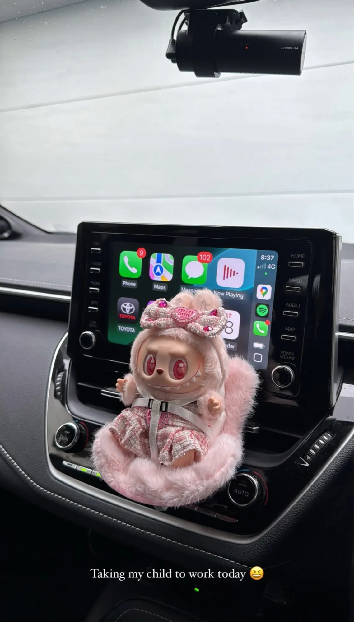 Labubu Doll Accessories: 15/17CM Car Safety Seat Air Vent Aromatherapy Decor photo review