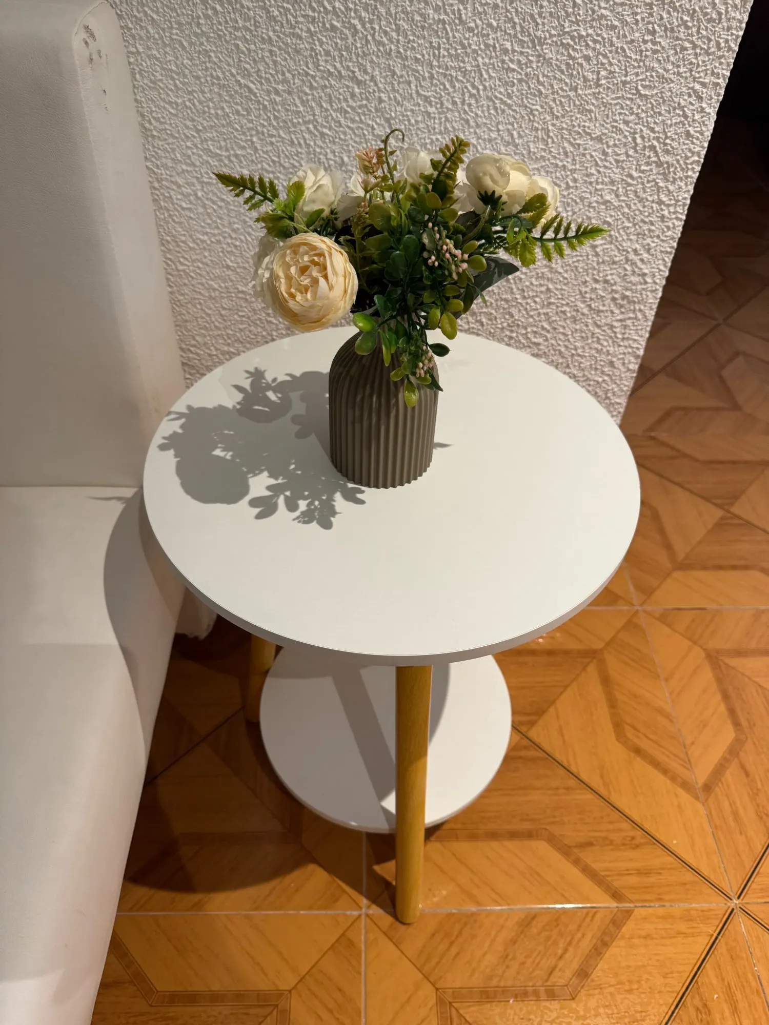 Elegant Black Plastic Vase - Boho Chic Decorative Centerpiece for Home, Office, and Living Room photo review