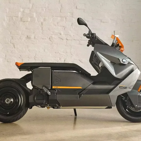 ORIGINAL NEW / B M W CE 04 Electric Scooter
