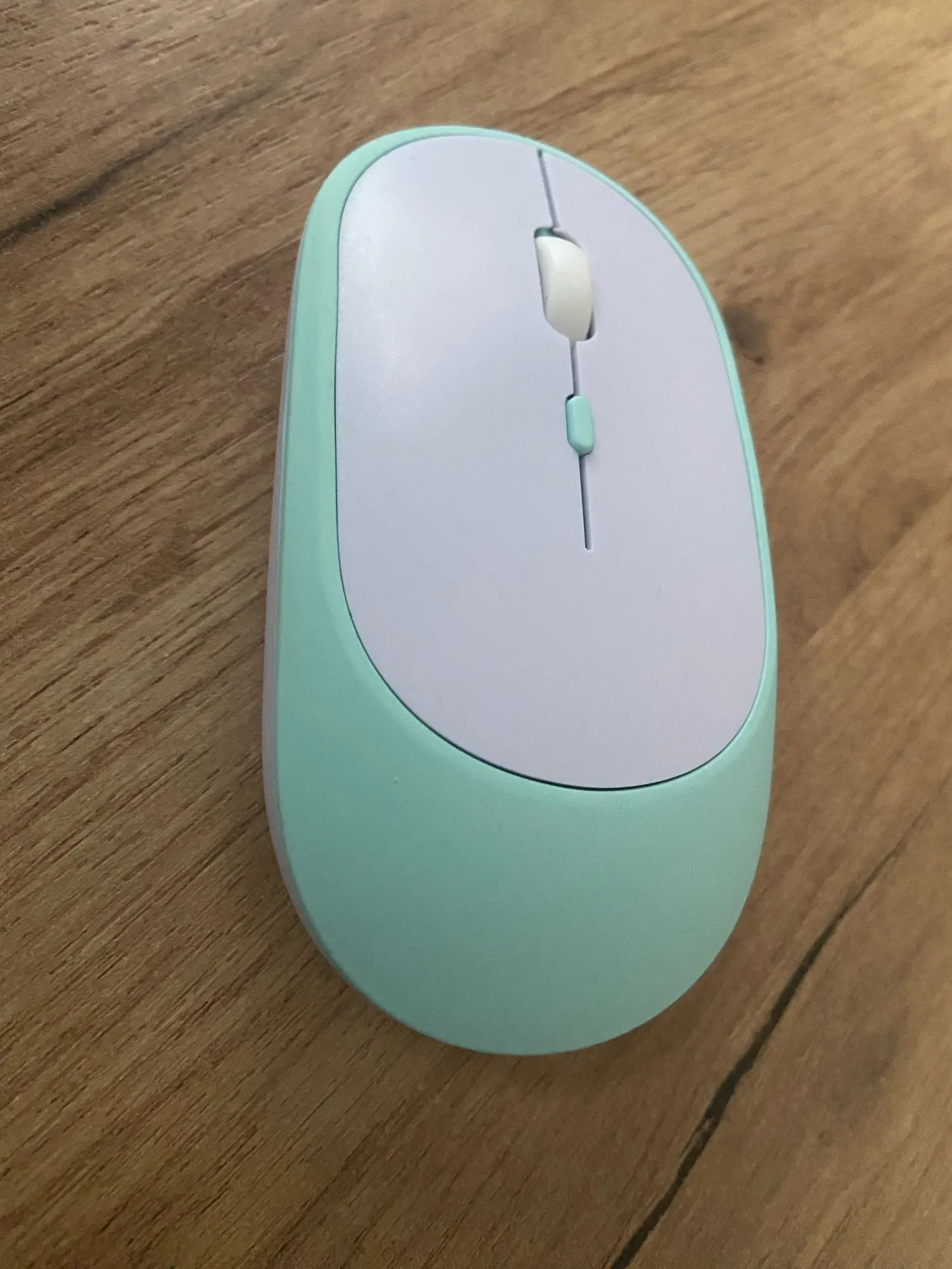 Rechargeable 2.4GHz Bluetooth Silent Gaming Mouse photo review