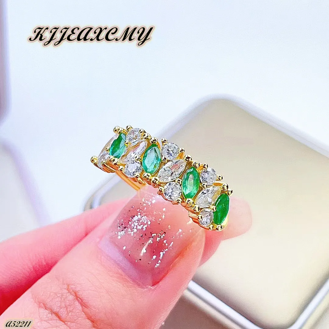 

Женское кольцо с изумрудом и натуральным драгоценным камнем