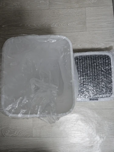 Touch & Toss Smart Bin: 13L Kitchen and Bathroom Trash Can for Effortless Waste Management photo review