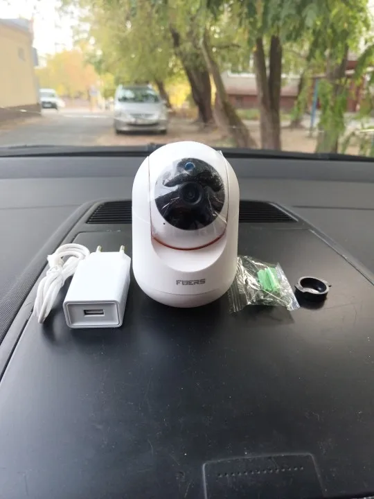 Фотообзор Tuya WiFi Baby Camera 3MP с автоматическим отслеживанием от FUERS