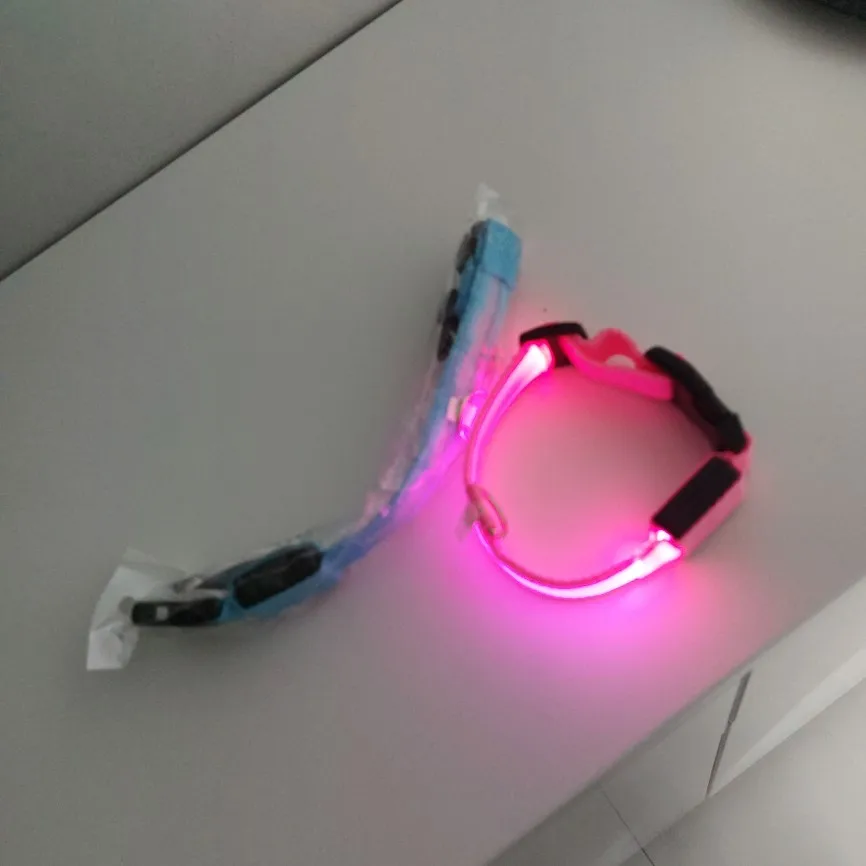 GlowSafe – Leuchtendes Halsband & Leine für maximale Sichtbarkeit bei Nacht photo review