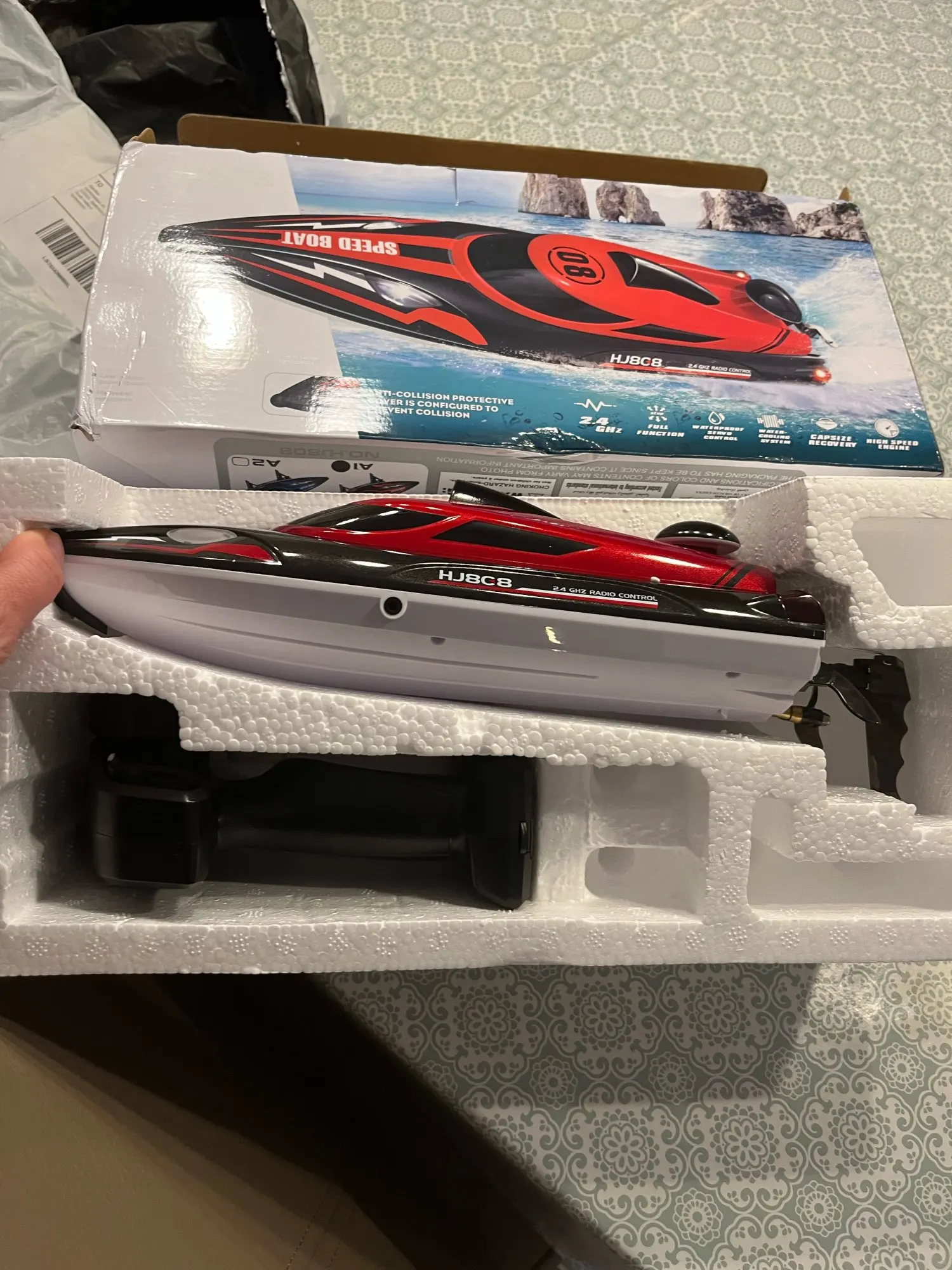 HJ808 RC Boat 2.4Ghz 25km/h High-Speed Remote Control Racing Ship Water Speed Boat Children Model Toy photo review