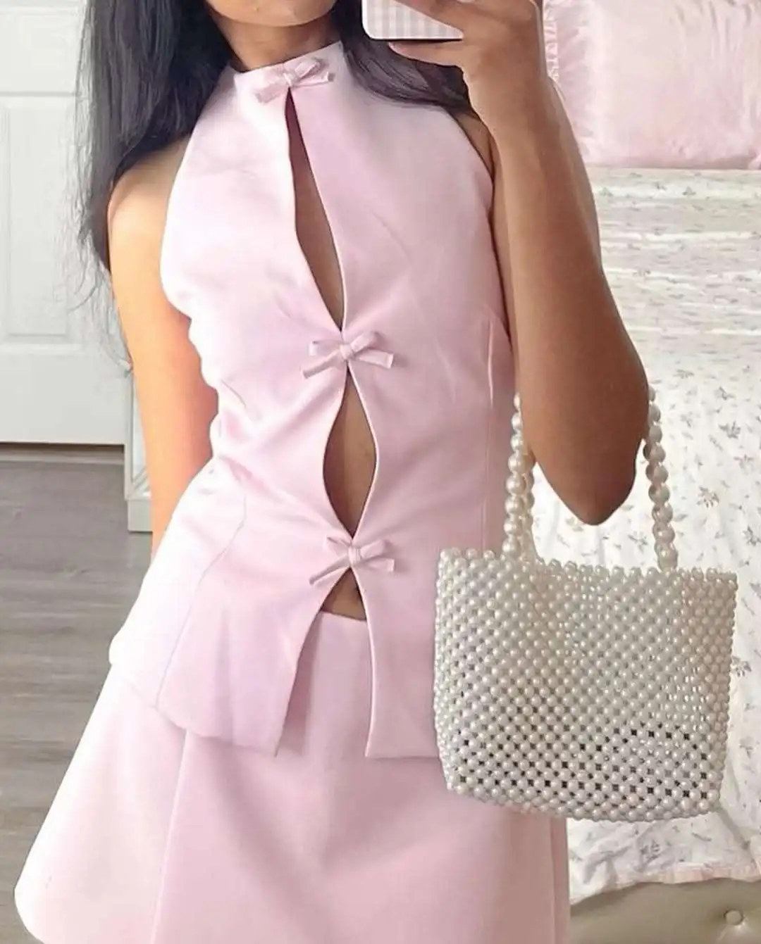 Elegant Bow Backless Halter Tank Top for Modern Women photo review