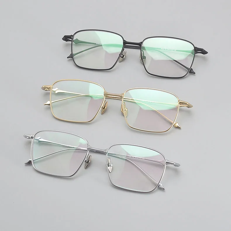 Chashma Ottica Eyeglasses Lifestyle Image