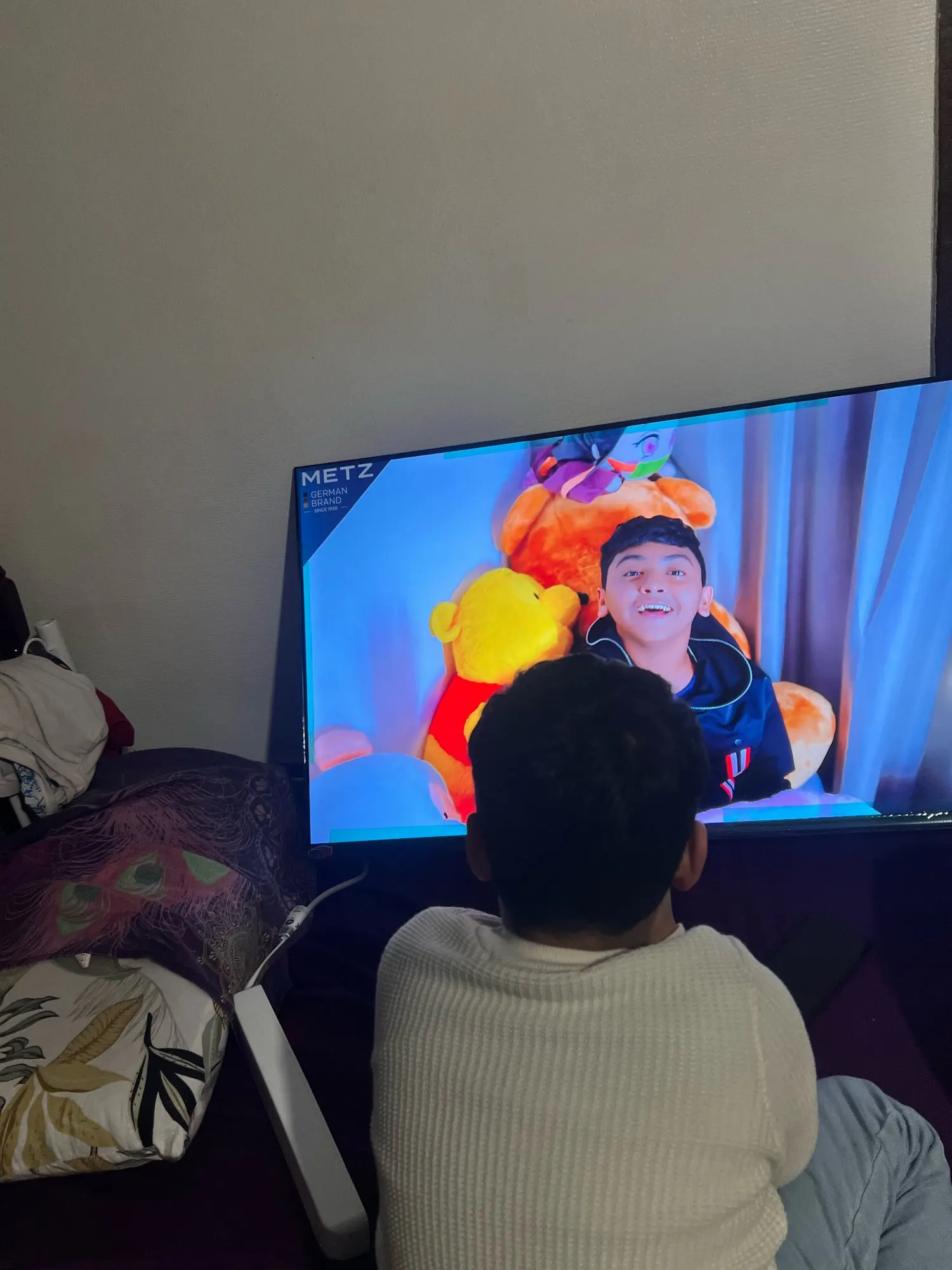 METZ QLED TV 43 Inch 4K Smart LED Television Google Tele HDR 10 MEMC DBX Dolby Atmos Game Hub EyeCare Tuner 2025 43 MQF7500Z photo review