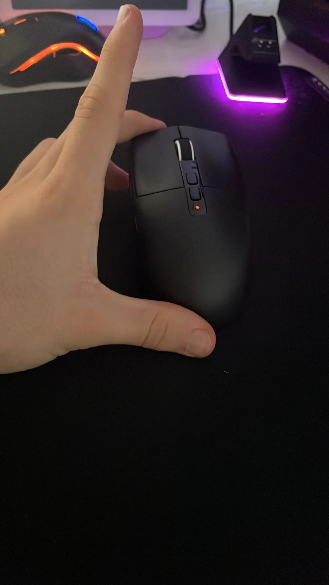 Ratón inalámbrico ligero para juegos X6 con 3 modos con cable 2,4G BT5.2 hasta 26K DPI RGB Base de carga con retroiluminación para ordenador portátil Deskbtop photo review