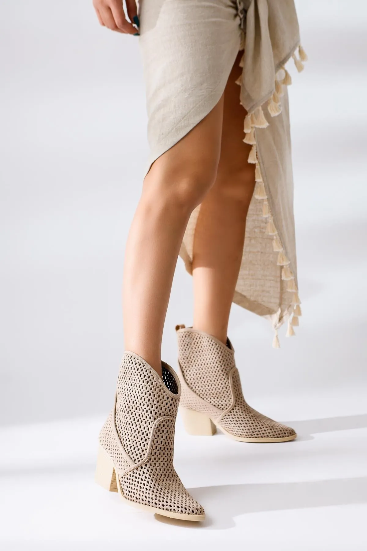 

2022 Summer Western Boots Cowboy Girl Spring Shoes Boots Laser Patterned Suede Leather Designs Women's Shoes Summer Spring 2022 Boots High Heels Ankle Boots Women's Heels Women's Shoes Women's Shoes Spring Summer 2022