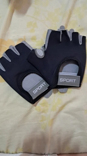 1 Pair Soft Half Fingers Sports Fitness Gloves, Non-slip And Durable photo review