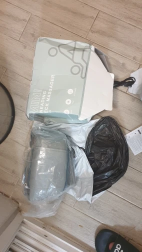 ReFresh - Nacken- und Rückenmassagegerät (Beige) photo review