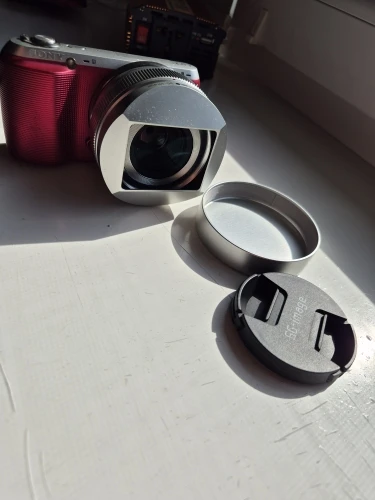 SG Image APS-C 25mm F1.8 AF Lens with Hood for Fuji X Sony photo review