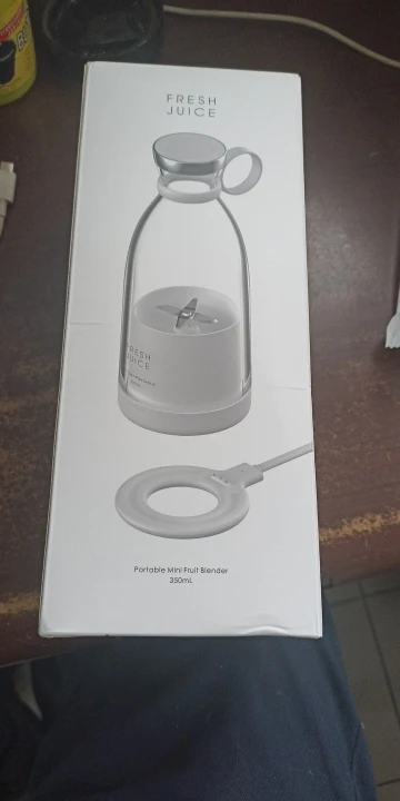 Portable Electric Juicer Blender Usb Mini Fruit Mixer (Hot Sale) photo review