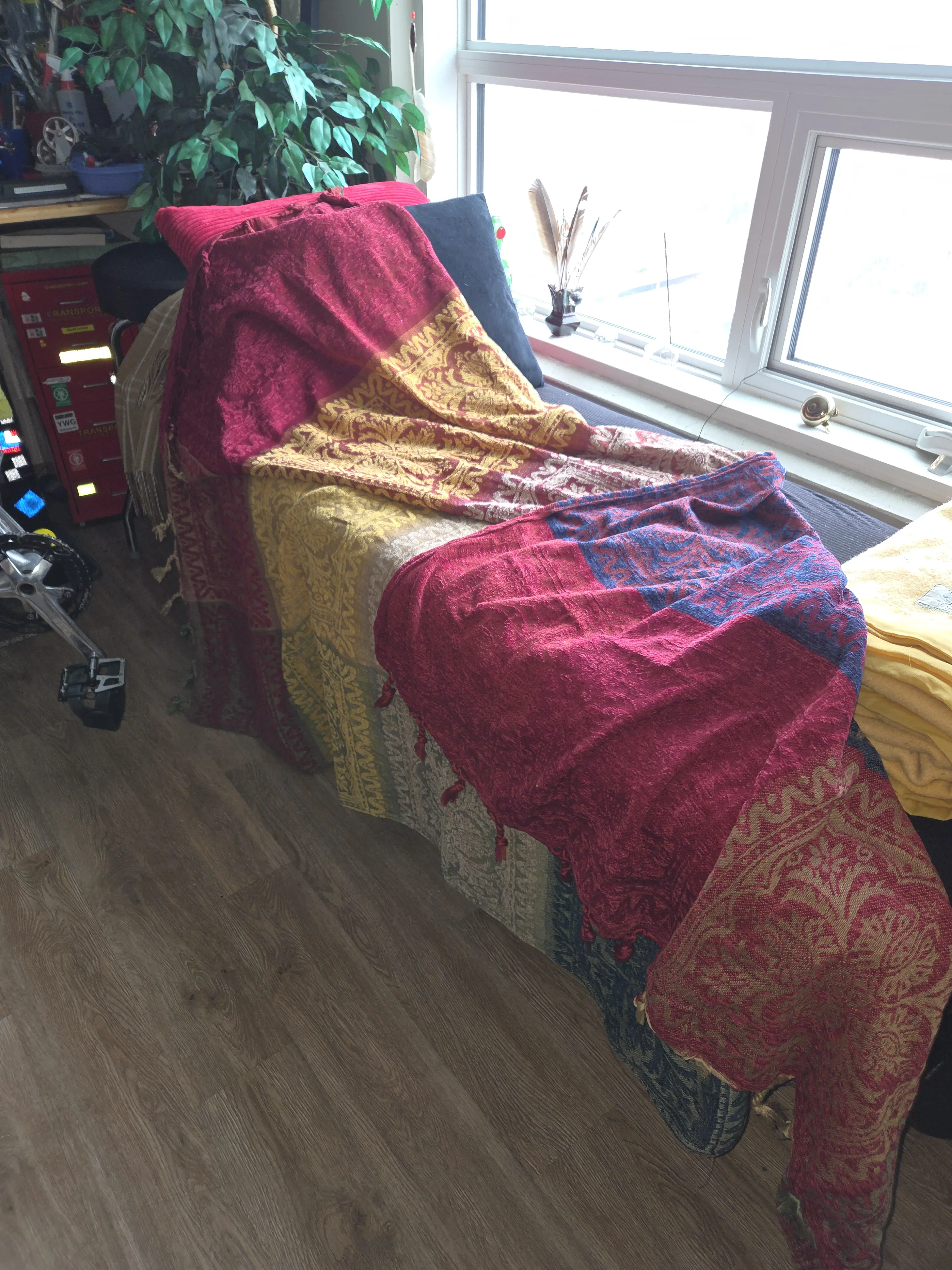 Boho Plaid Blanket | Chenille Throw with Tassels for Sofa & Bed