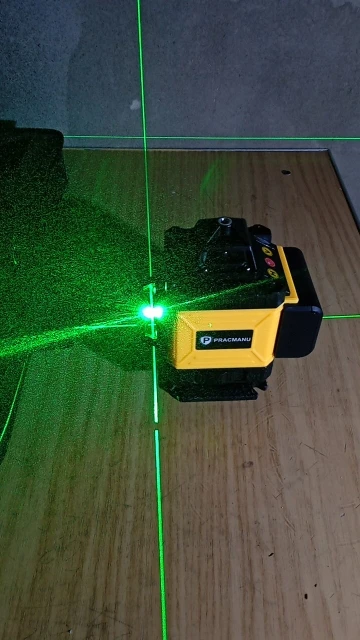 Pracmanu 12/16 Lines 3D/4D Laser Level 360° Horizontal and Vertical Cross Green Lines Auto Self-Leveling APP Remote Control photo review
