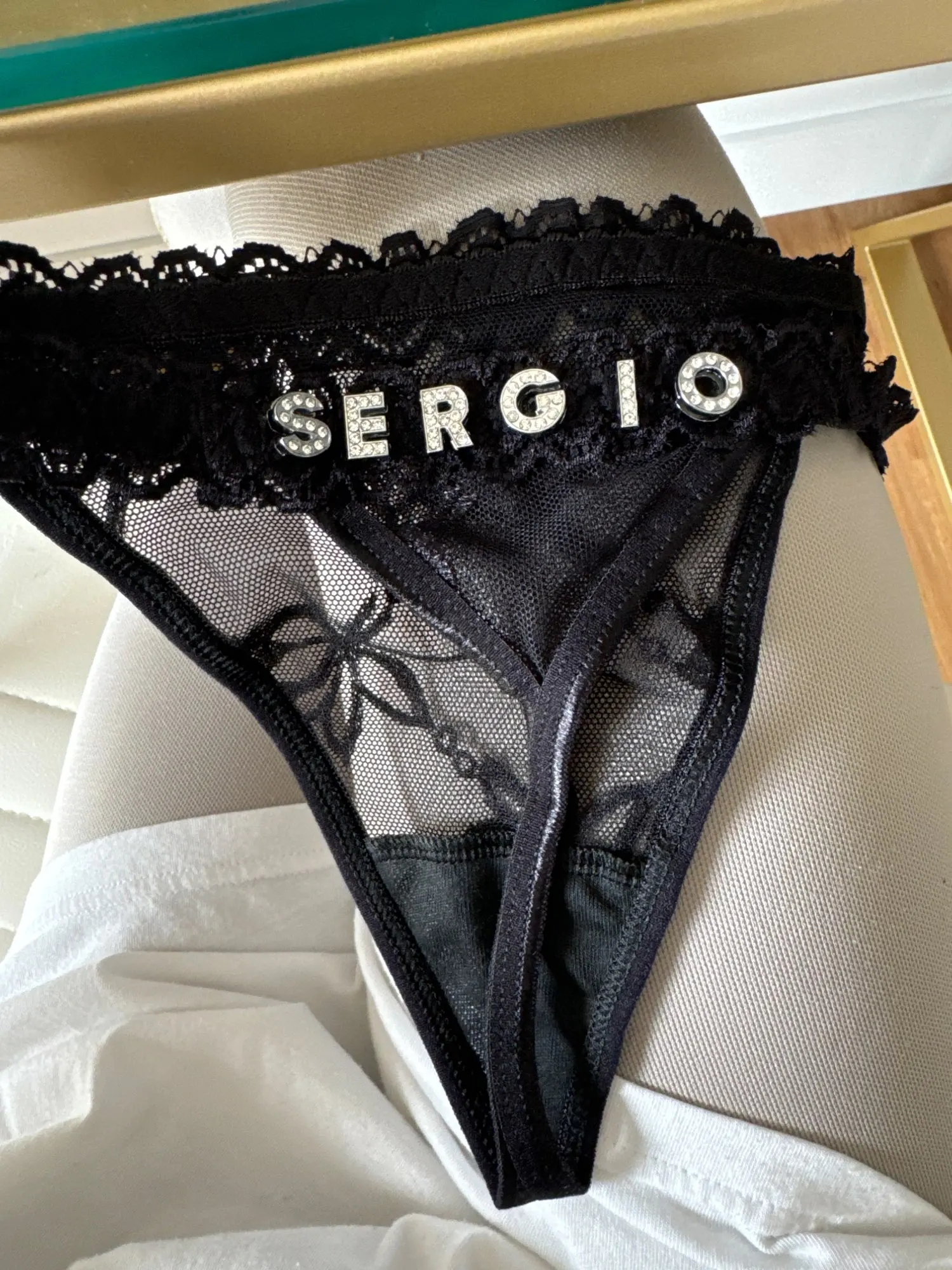 CrystalCharm – Personalisiertes Spitzen-Tanga-Set für heiße Momente photo review