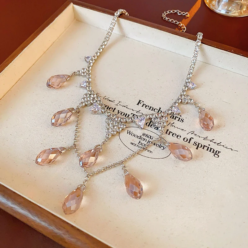 Elegant Jewelry Water Droplet Crystal Pendant Cubic Zirconia Necklace Women Wedding Jewelry Suitable for Giving to Best Friends