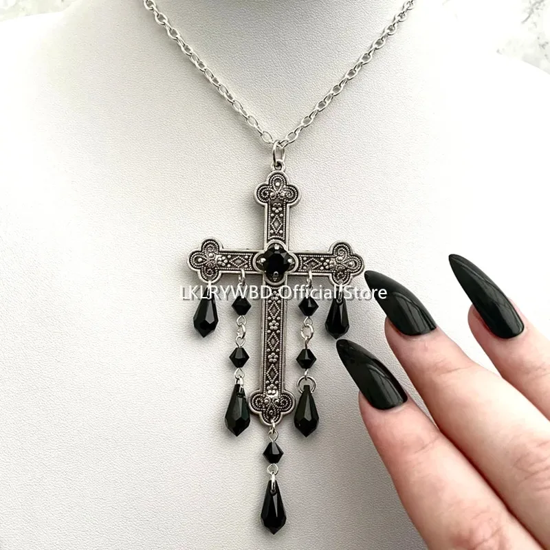Collier Croix 3D En Acier Inoxydable Avec Compartiment Secret – Bijou Gothique Chrétien Pour Toutes Occasions
