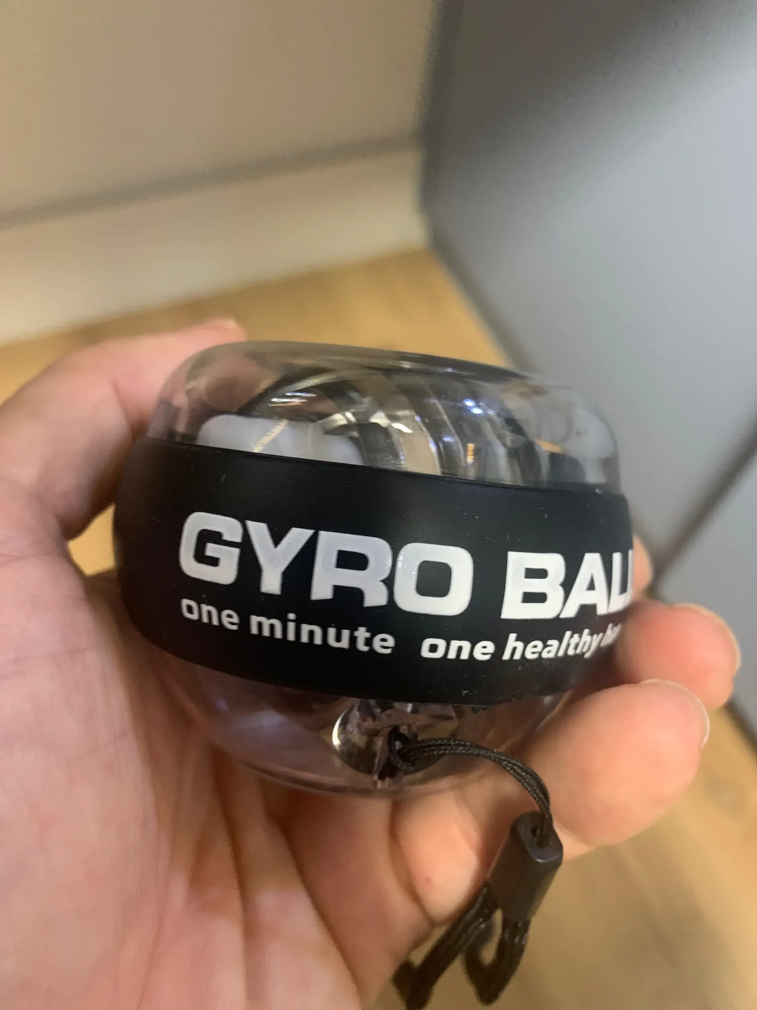Gyroball – LED Power Ball für stärkere Handgelenke und Arme. photo review