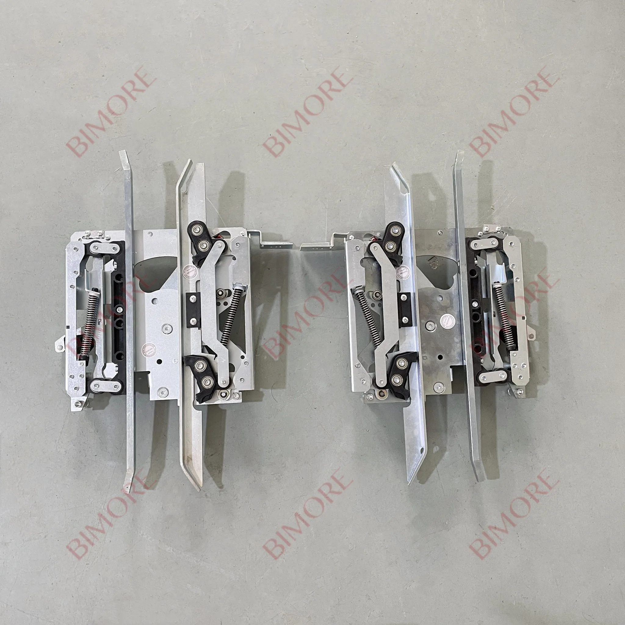KM601500G15 Elevator Landing Door Vane Door Coupler