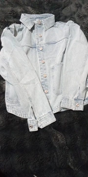 Women's Versatile Buckle Patch Denim Jacket photo review