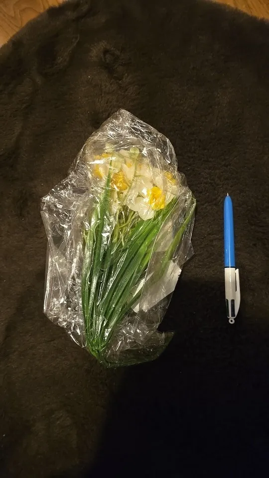 Artificial Daffodil Flowers for Outdoor Fake Flowers Plant UV Resistant Realistic Faux Plants for Home Indoor Outside Garden photo review