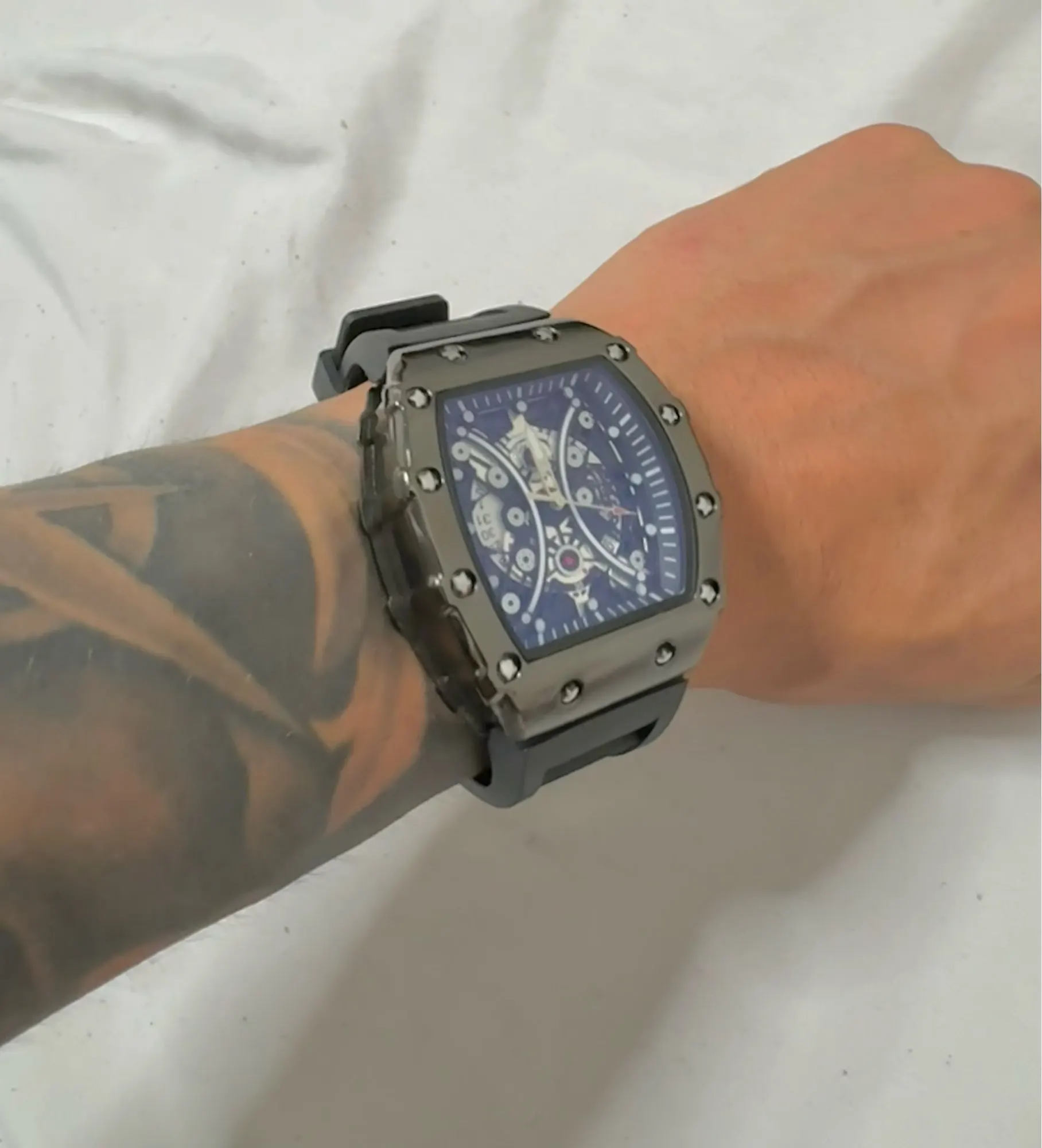 Relógio masculino luz marca de luxo barril vinho dial moda noite brilho relógio esportivo calendário reloj l146 photo review