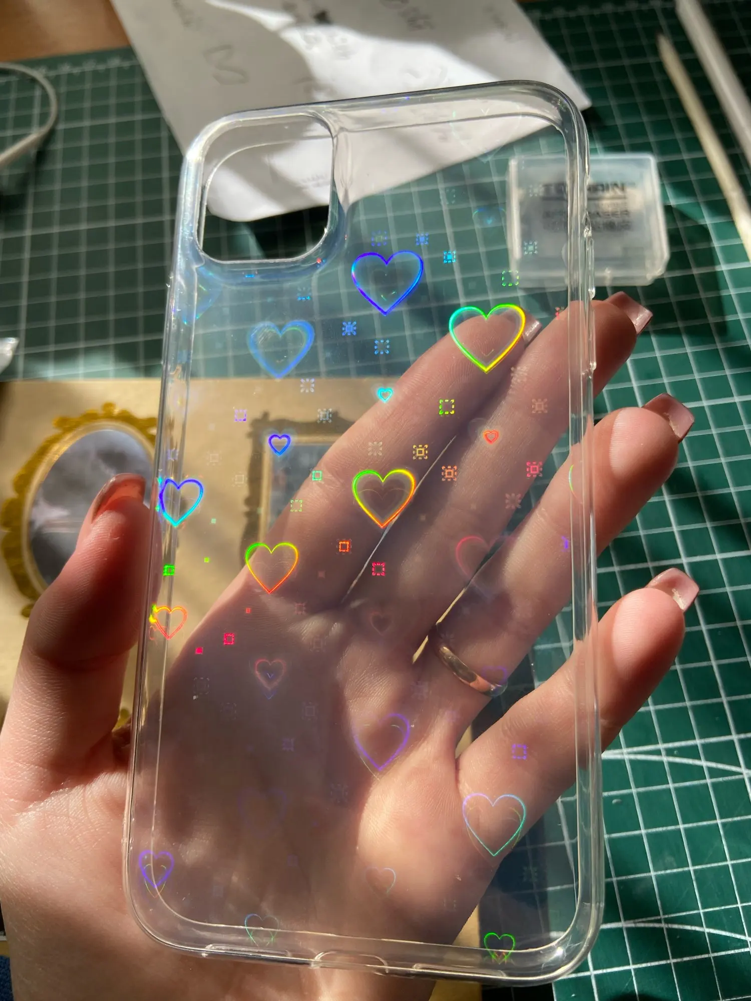 Чехол для iPhone «Корея» с голографическими сердечками