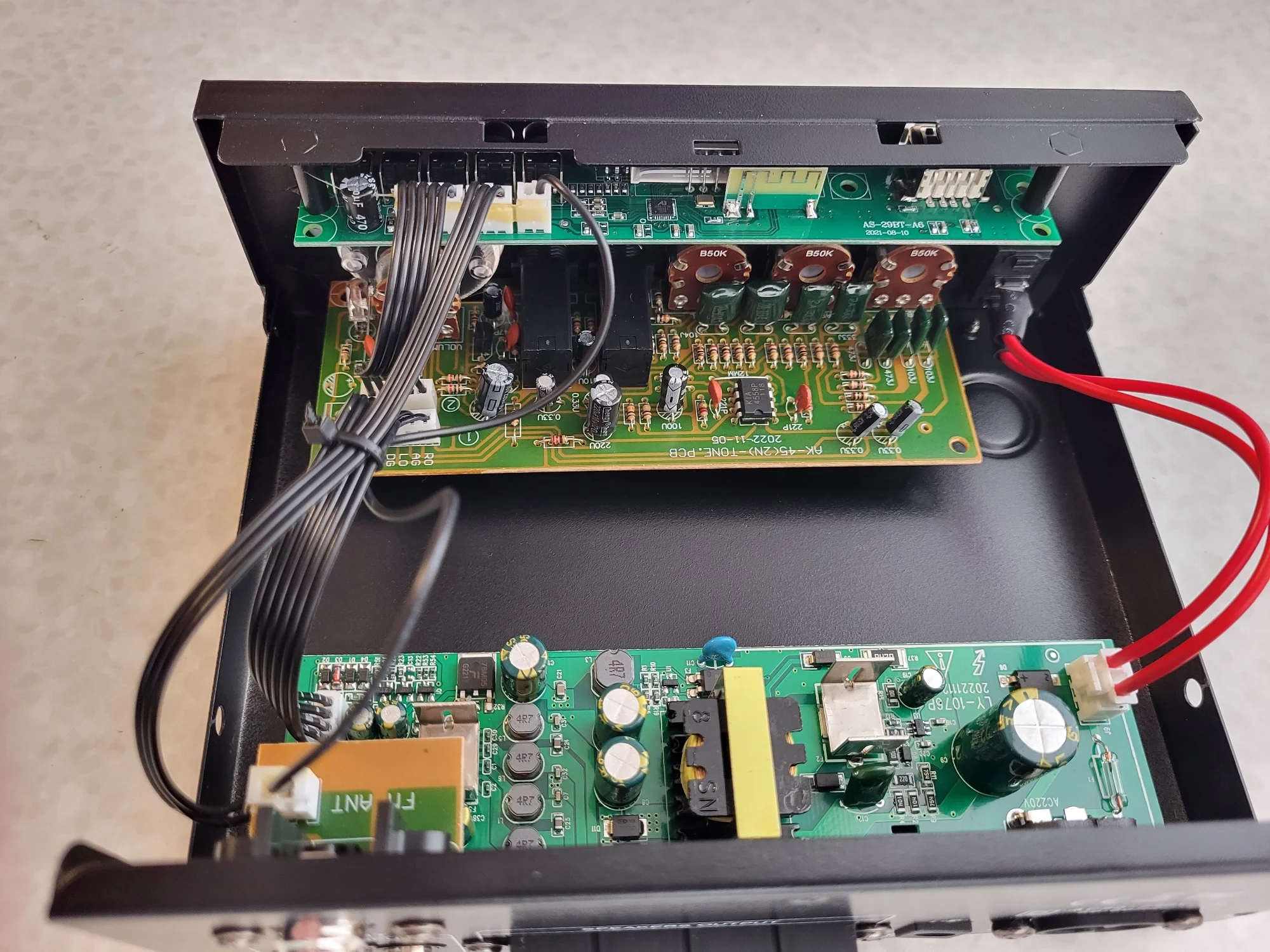 Отзыв о товаре Домашний усилитель мощности AK45/AK35 800 Вт, 2-канальный Bluetooth 5,0 мини Hi-Fi Цифровой стерео звуковой усилитель с поддержкой FM USB SD микрофонный вход от пользователя D***v