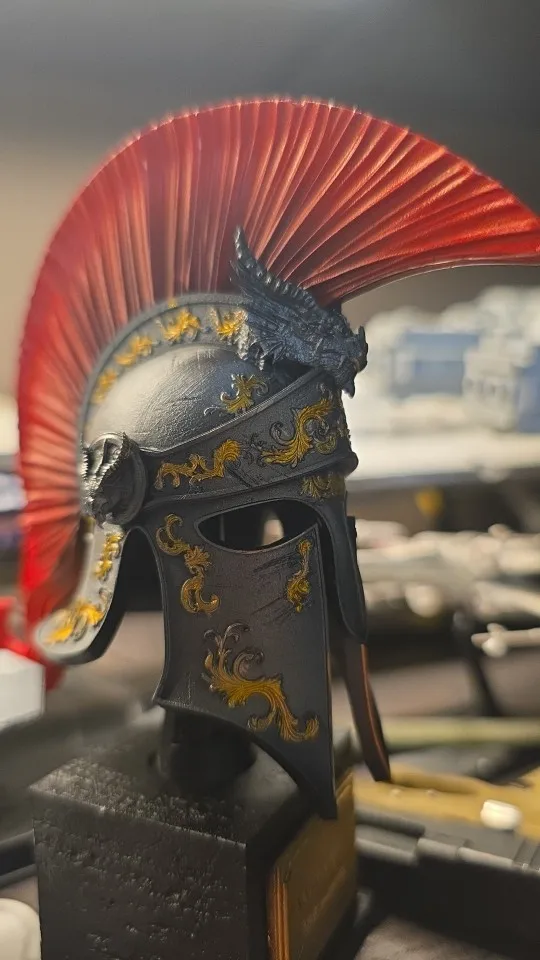 Miniature Greek Warrior Helmet – Hand-Painted Resin Display photo review