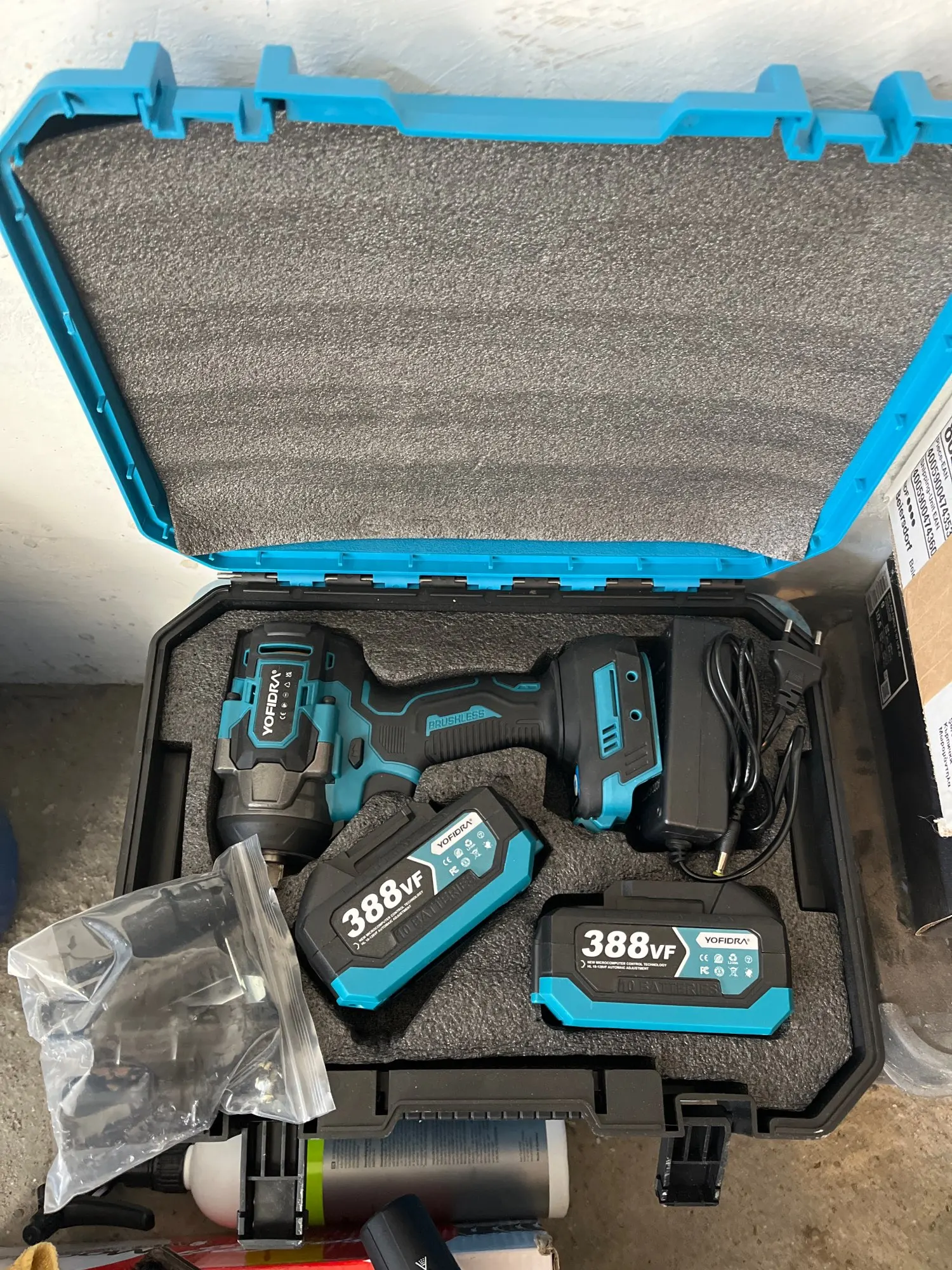 YOFIDRA Brushless 1200N.M Torque Electric Impact Wrench Cordless Electric Screwdriver Power Tools For Makita 18V Battery Pin photo review