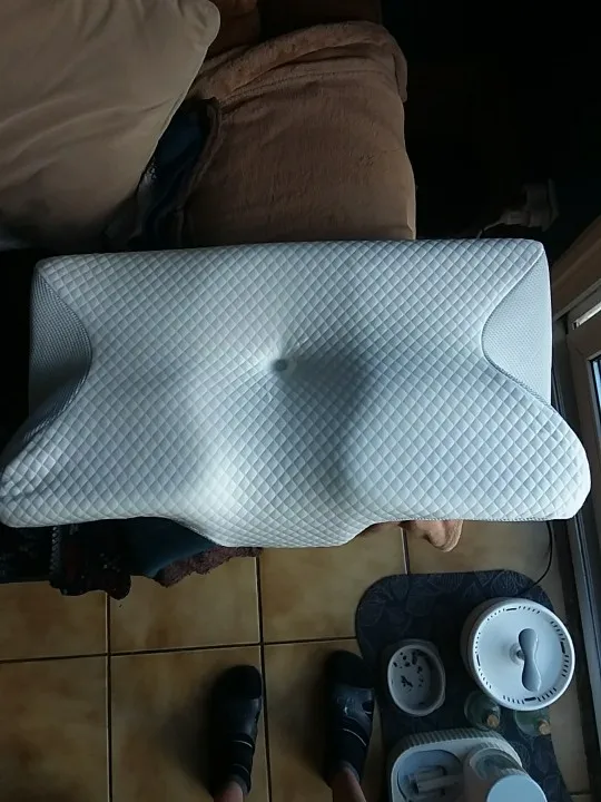 Ergonomisk nakkepute i minneskum – Kjølende og støttende photo review