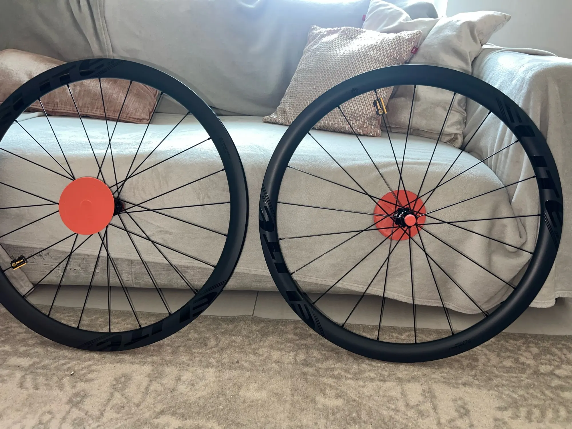 ELITEWHEELS ENT2.0 60mm Disc 完組　即発送　新品 ELITEWHEELS Carbon Wheels ENT 2.0 Disc Brake 700c Carbon Rim