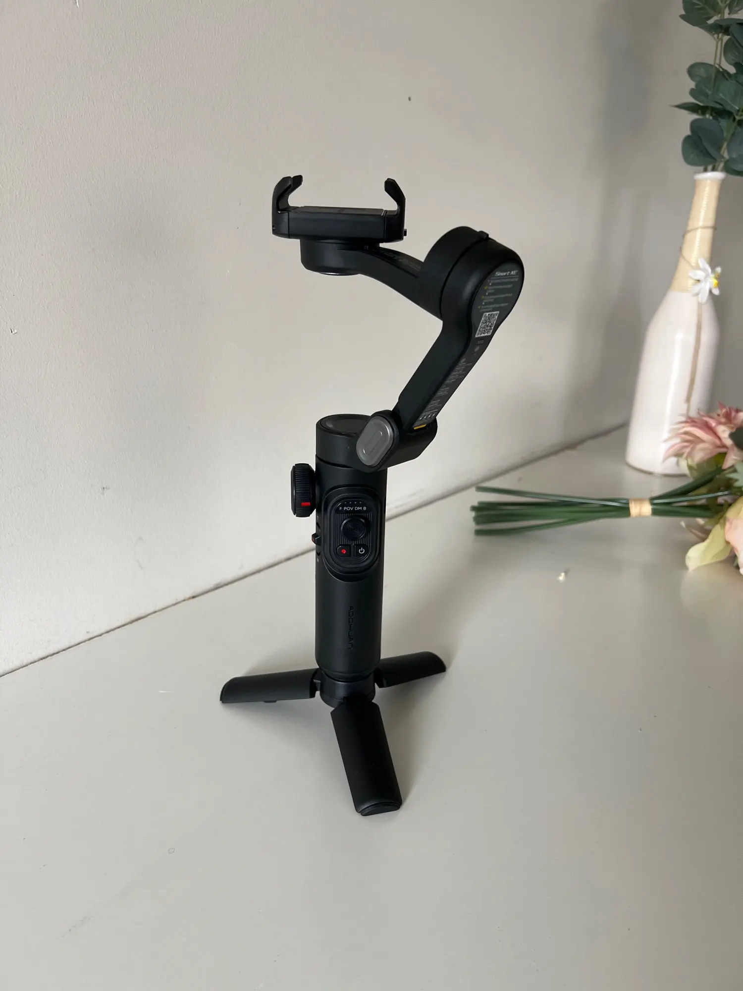AOCHUAN 3-Axis Handheld Stabilizer for Smartphone photo review