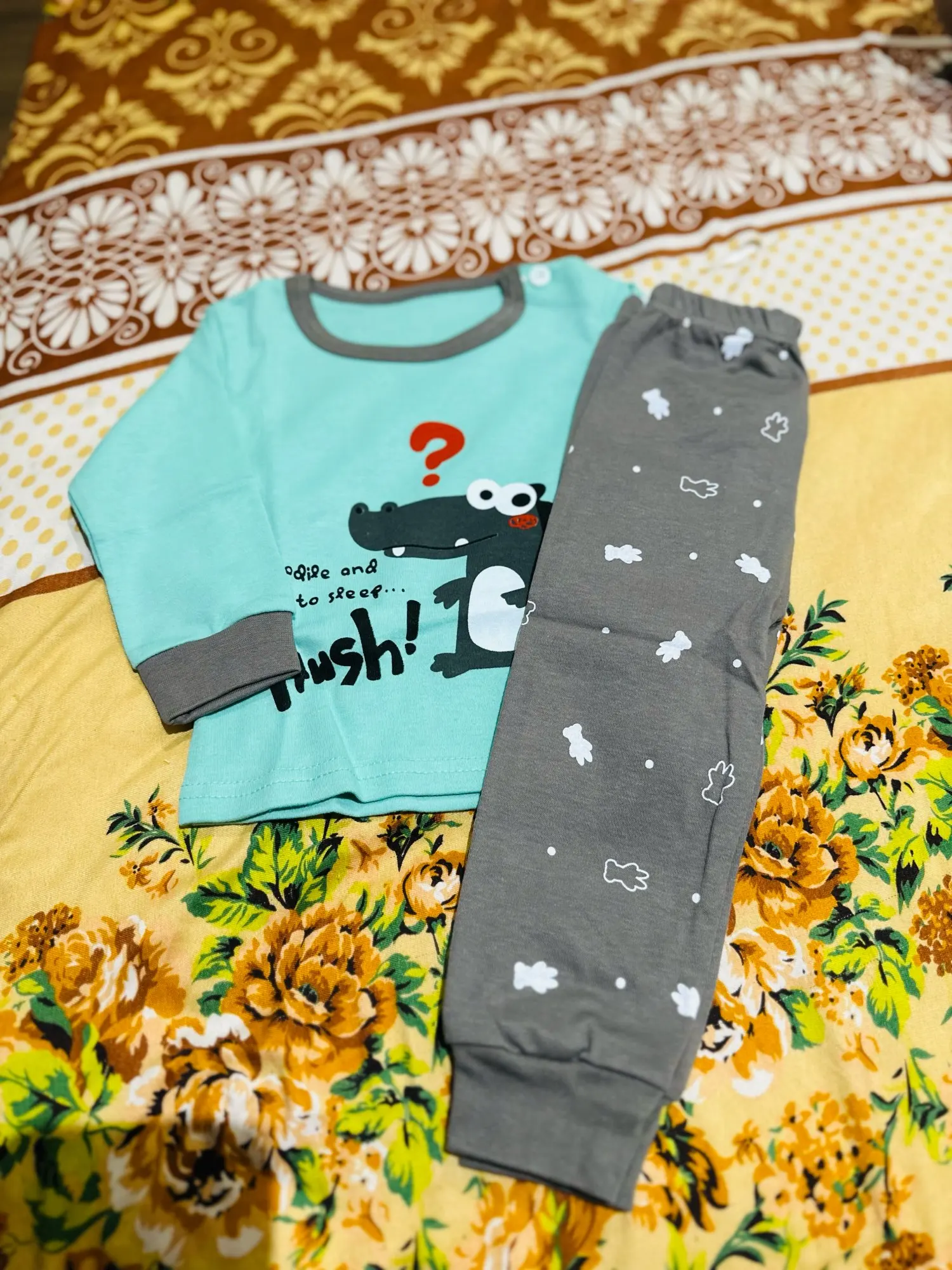 Conjuntos de pijamas para niños, conjunto de ropa de dinosaurio de dibujos animados, cómodo y suave, Unisex, adecuado para niños y niñas, perfecto para Otoño e Invierno photo review