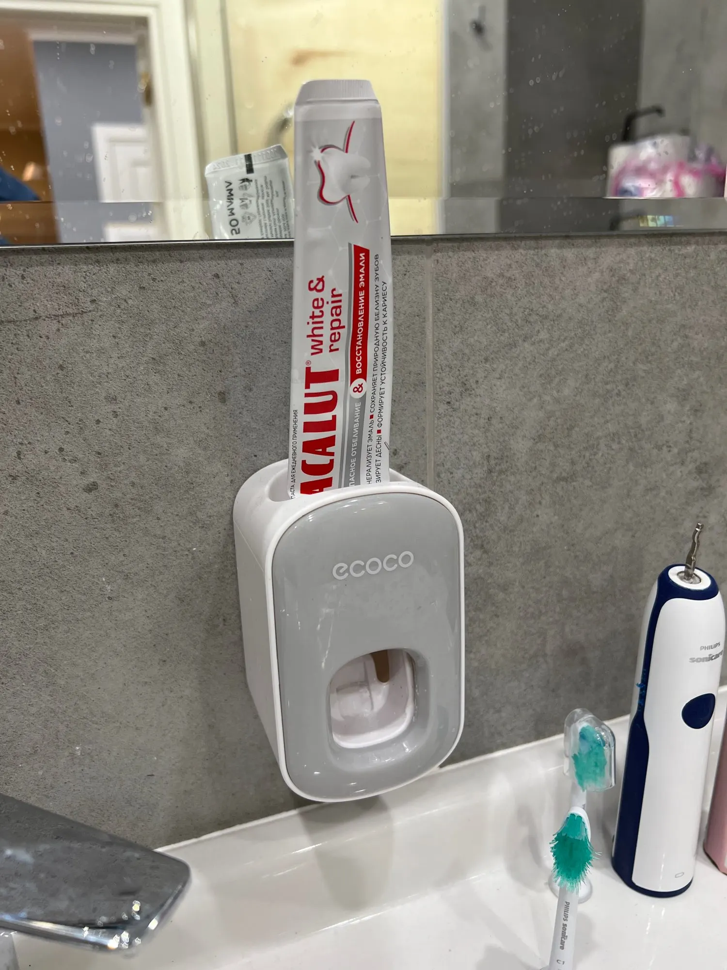 Automatic Toothpaste Single Dispenser photo review