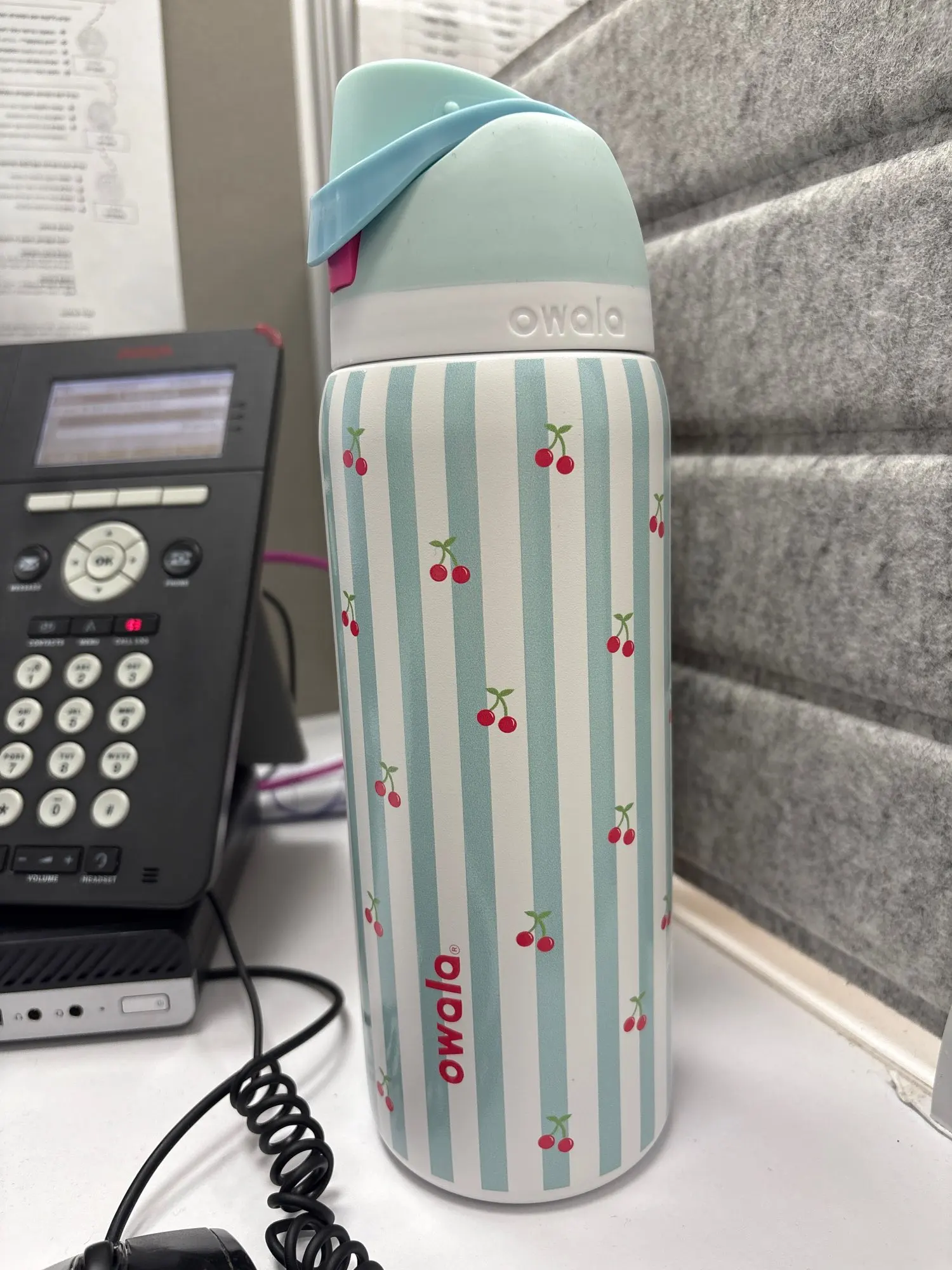 Gourde Owala Bow Poker 950ml