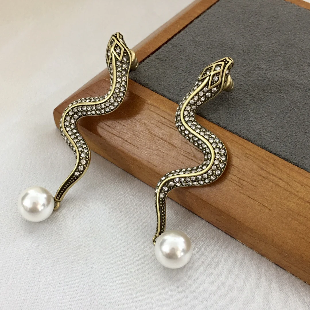 

2024 Trend Snake Earrings For Women Luxury Retro Fashion Jewelry For Women Ear Studs Festival Gifts Party Dating Accessories