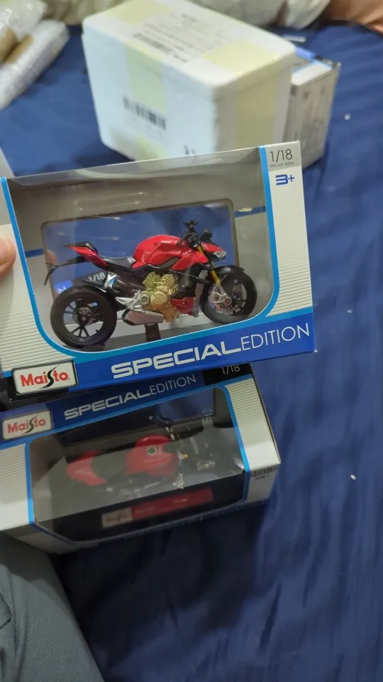 Maisto Ducati Panigale V4 S Corse 1:18 Scale Alloy Motorcycle Diecast Model Collectible Grade Gift Toy photo review