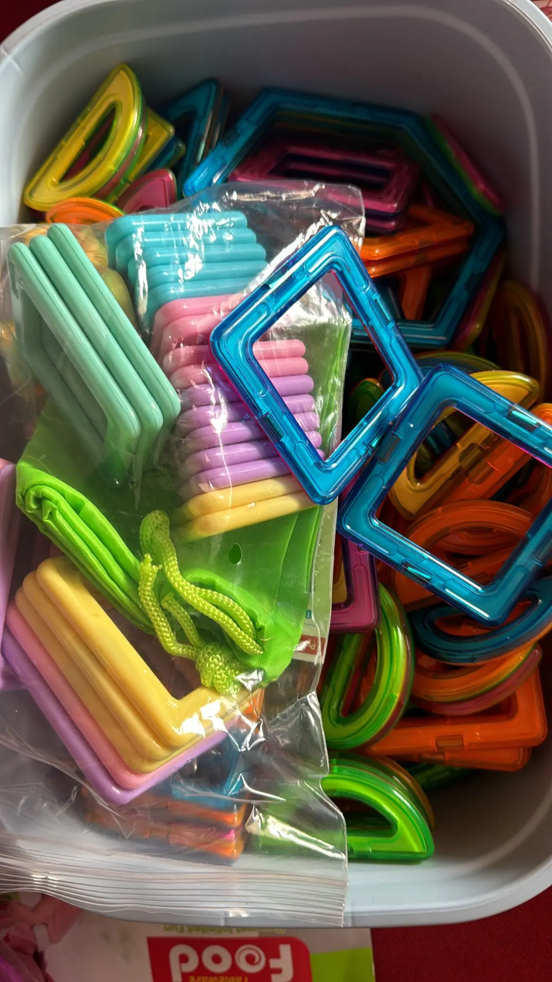 168 Magnet Bausteine - Konstruktionsspielzeug Set für kreative Designs photo review