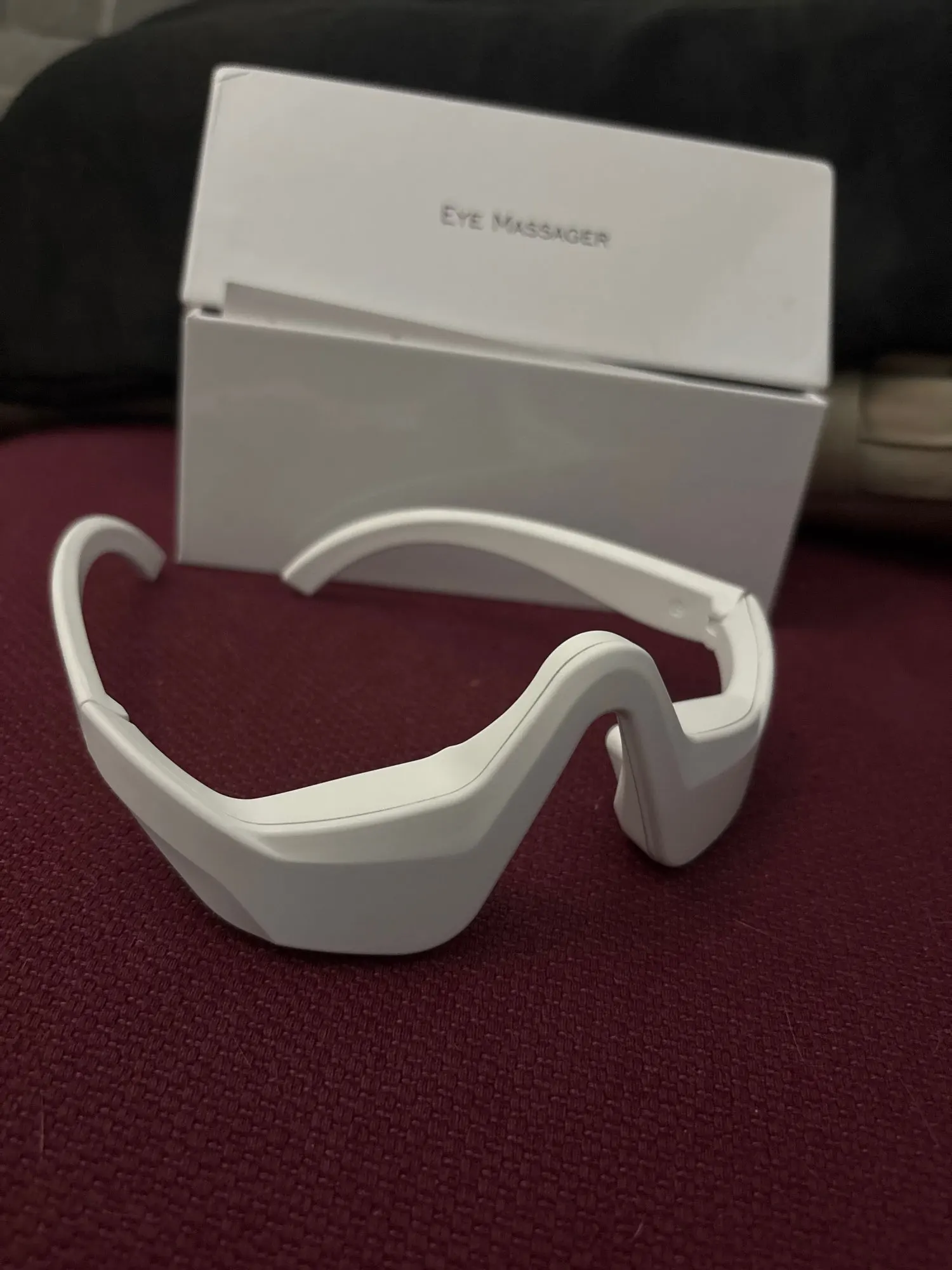 LumaGuard Eye Pro™  2-In-1 Red Light Therapy + EMS