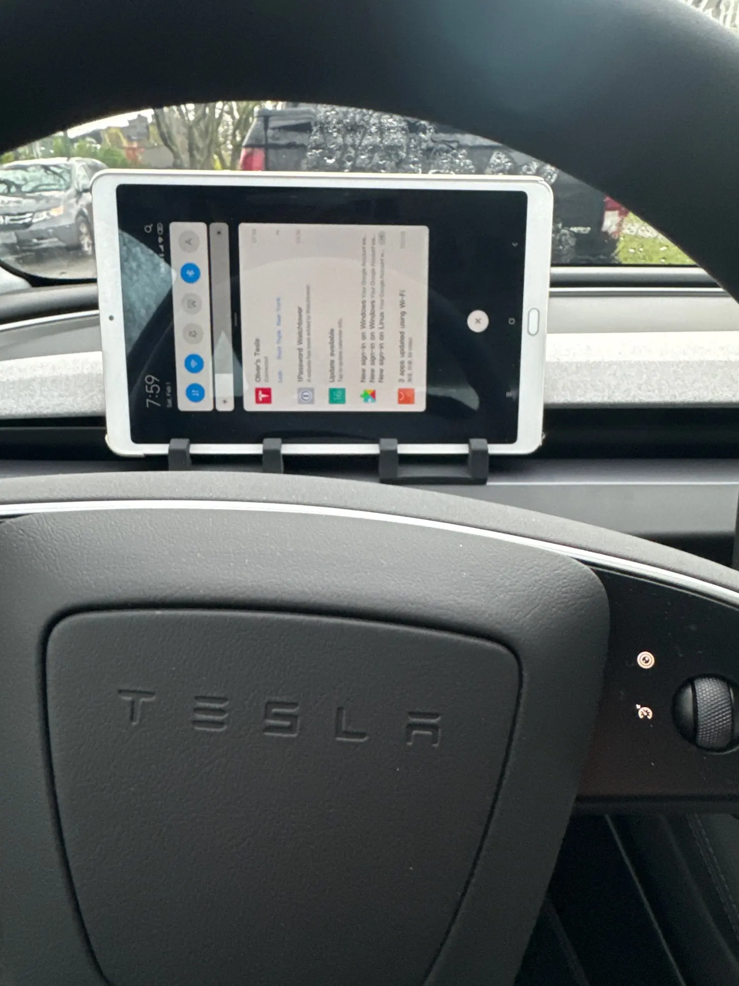 Teslahubs™ Silicon Dashboard Phone Holder customer photo