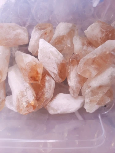 Pierres brutes de citrine