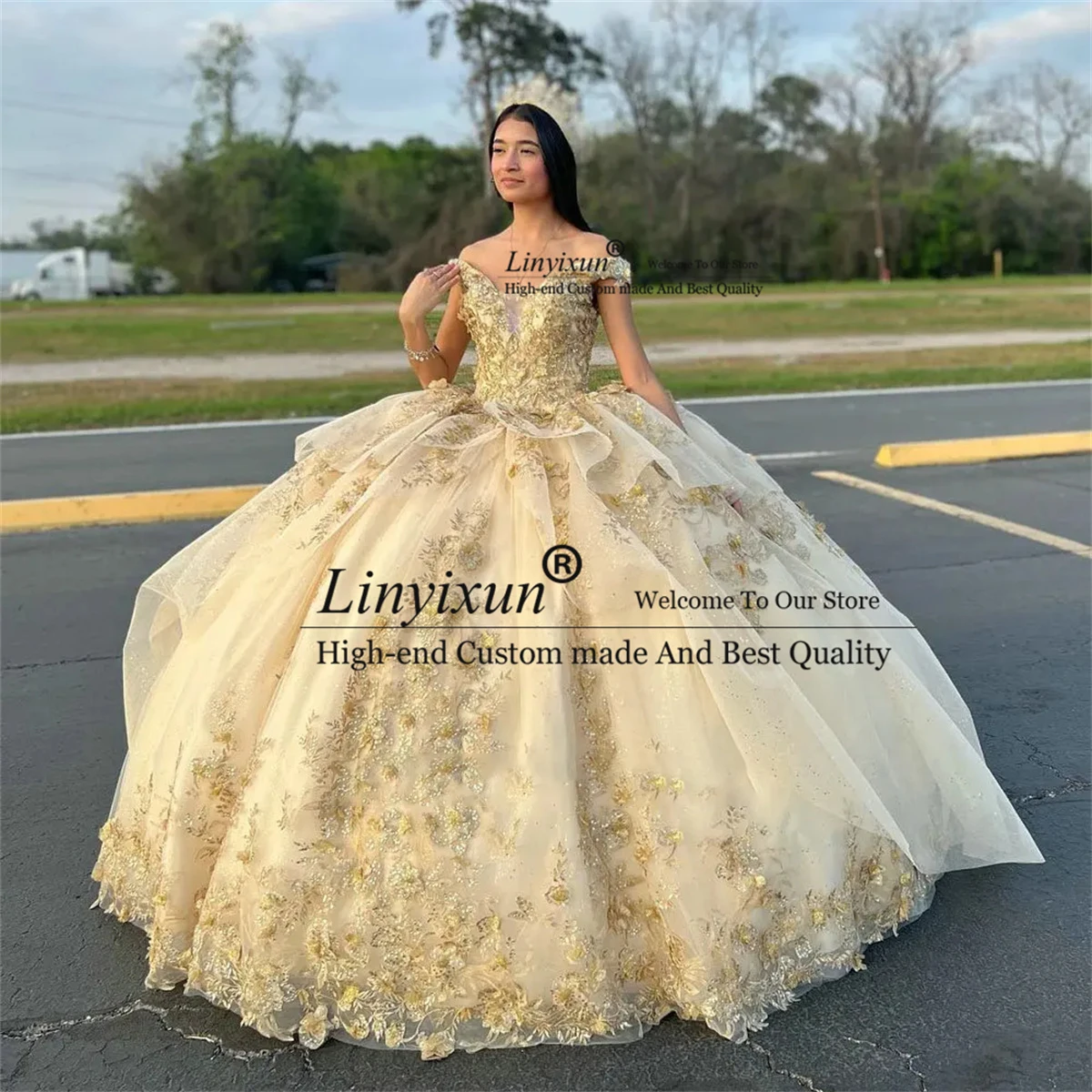 

Бальное платье с открытыми плечами, платья для Quinceanera, кружевной корсет с аппликацией и золотыми 3D цветами, милое платье с 16 оборками, платья для XV лет